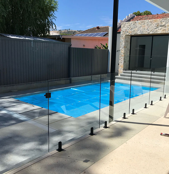 Glass Pool Fencing: 